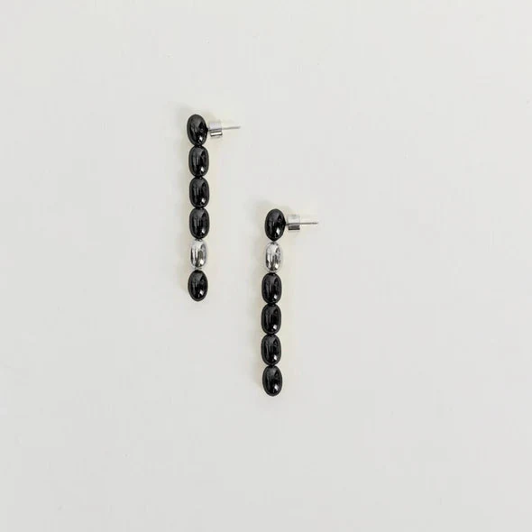 Heaven Mayhem Edith Earrings - Black/Silver